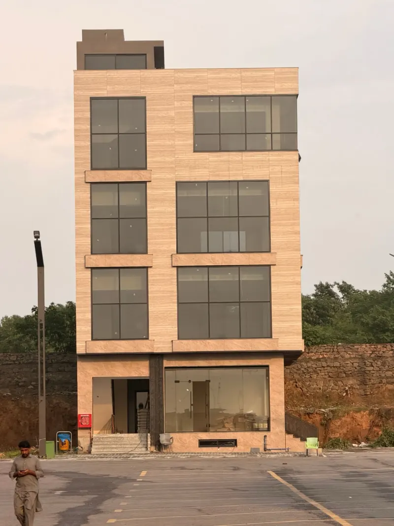 Plot 6 Plaza - Roof Top